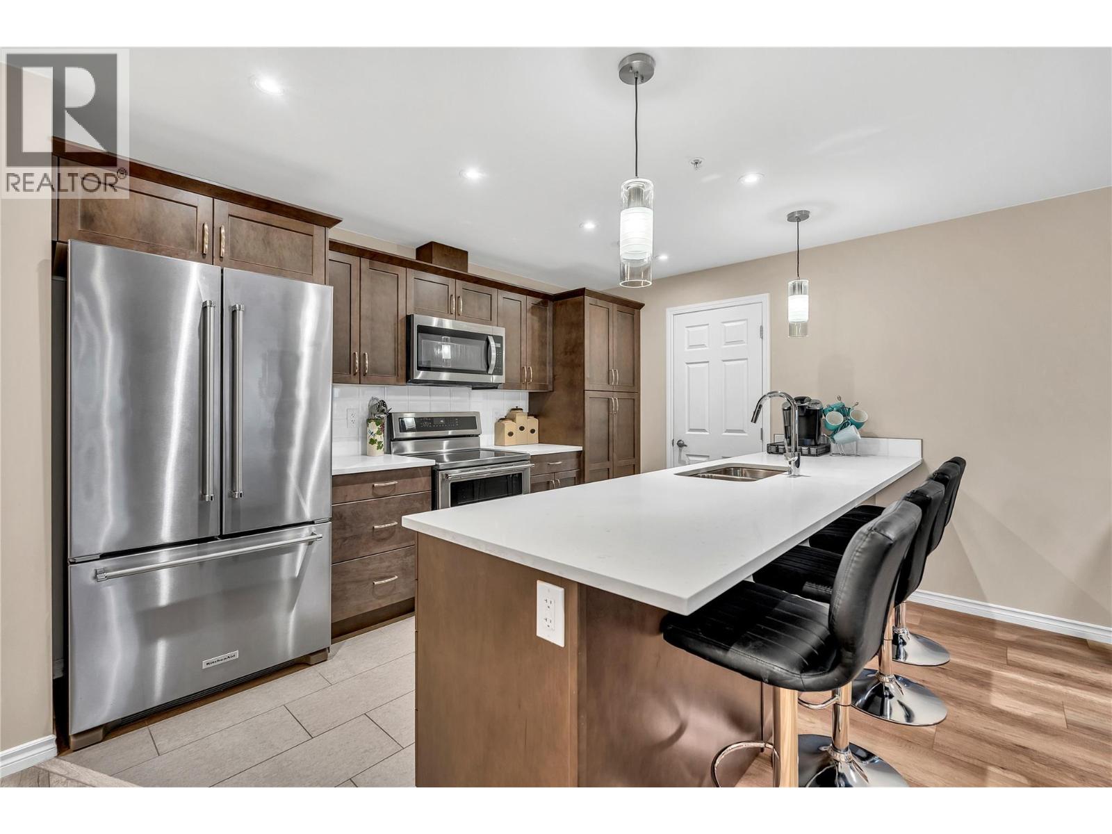 3346 Skaha Lake Road Unit# 704, Penticton, British Columbia  V2A 0H6 - Photo 5 - 10369079