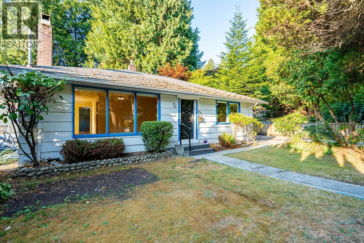 3084 Paisley Road, North Vancouver, British Columbia  V7R 1C8 - Photo 4 - R3091495
