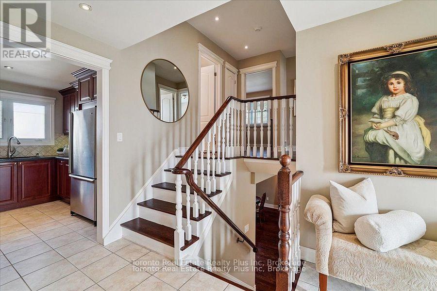 10 Sevilla Boulevard, Vaughan, Ontario  L0J 1C0 - Photo 16 - N12800340