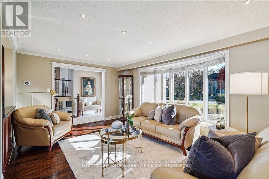 10 Sevilla Boulevard, Vaughan, Ontario  L0J 1C0 - Photo 9 - N12800340