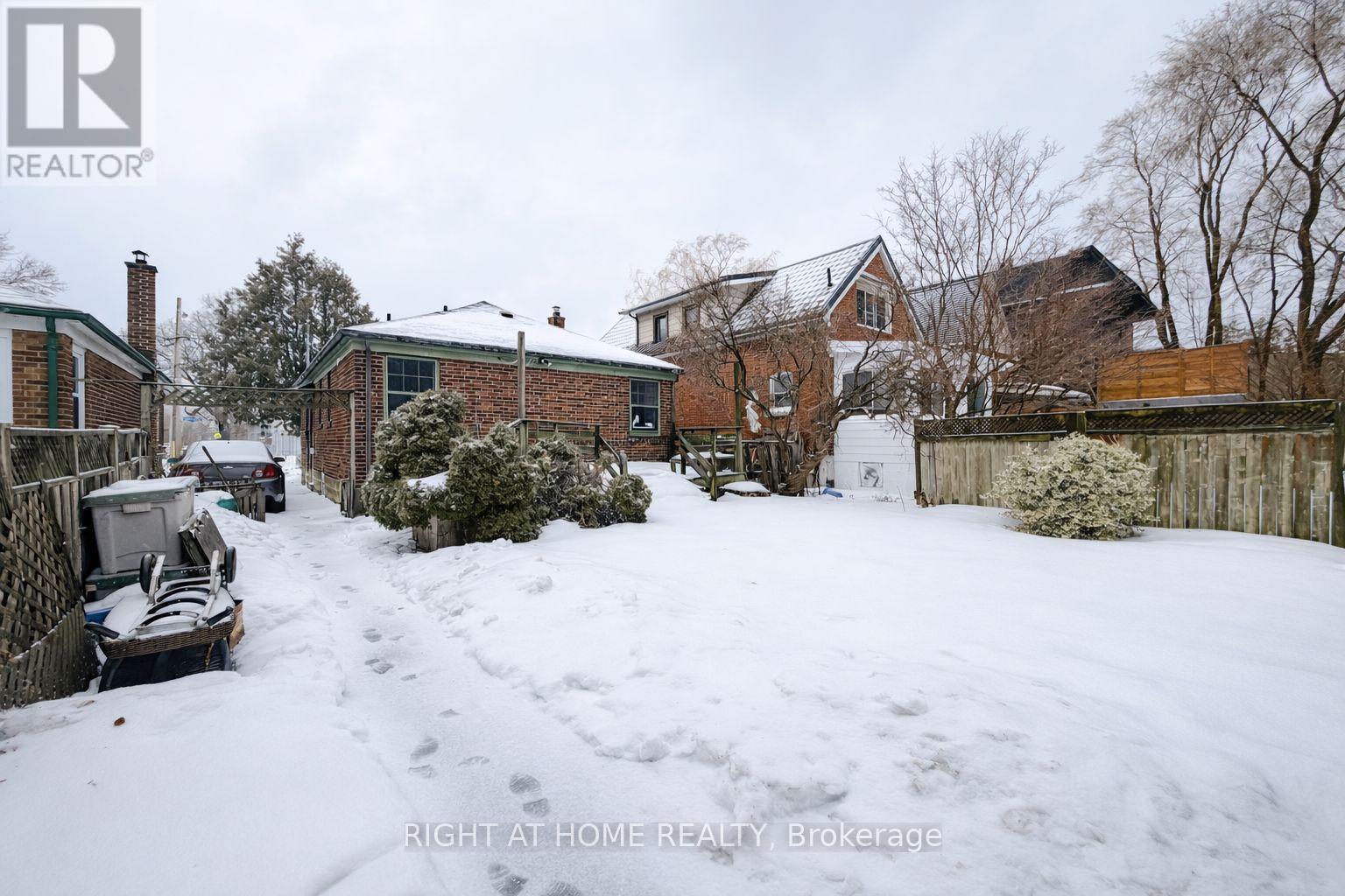 140 Stanley Avenue, Toronto, Ontario  M8V 1N9 - Photo 15 - W12800256