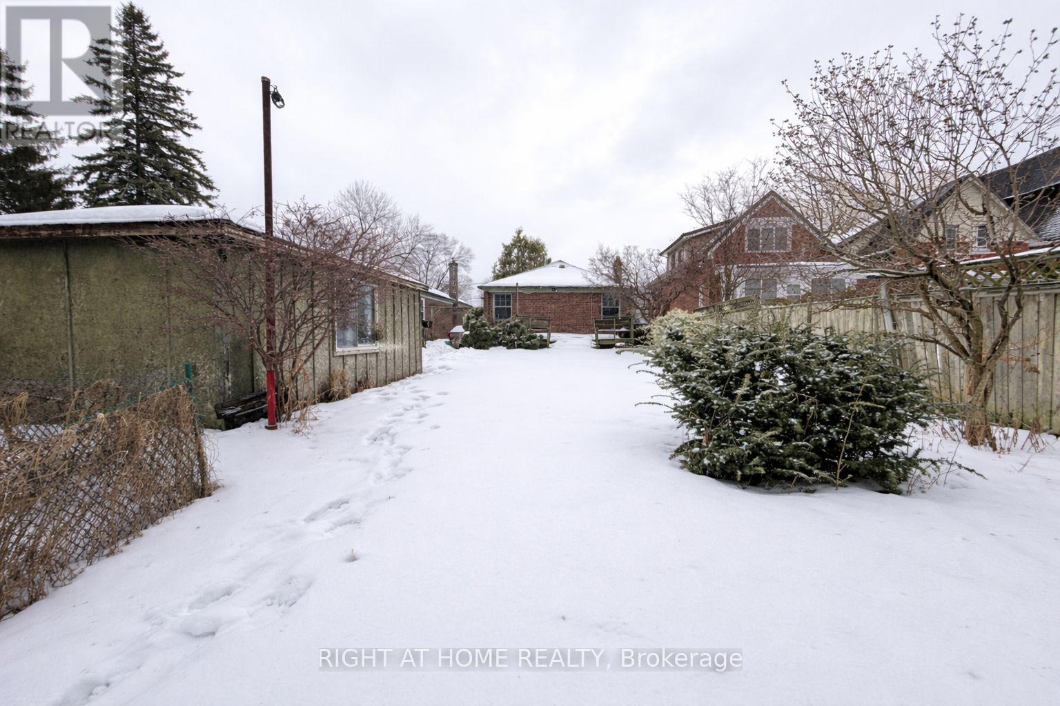 140 Stanley Avenue, Toronto, Ontario  M8V 1N9 - Photo 17 - W12800256