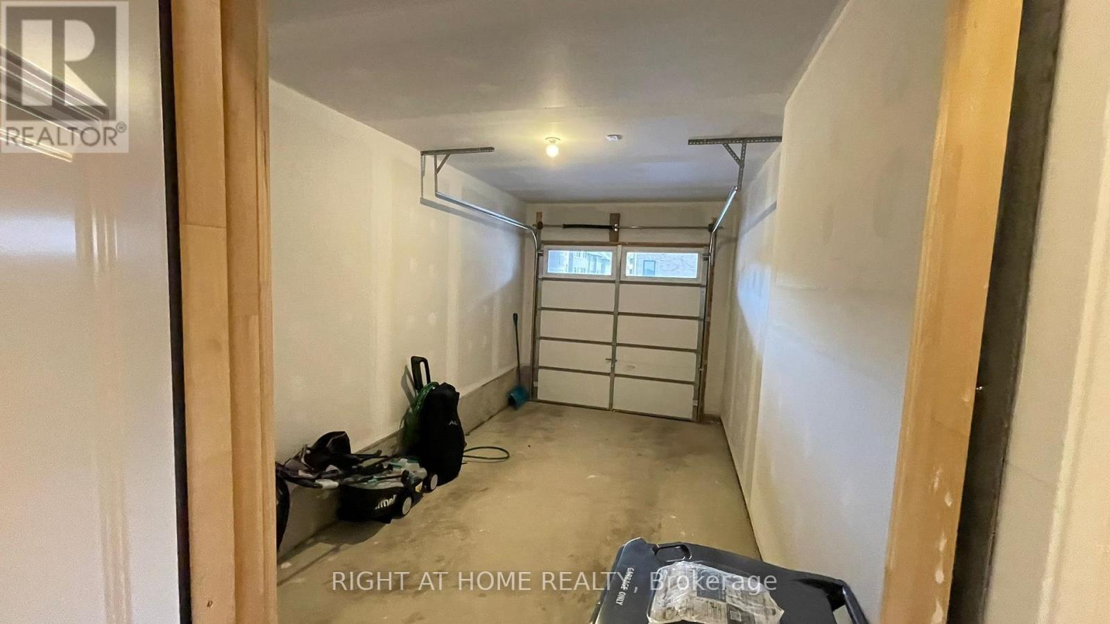 2090 Coppenwood Common, Burlington, Ontario  L7P 0V8 - Photo 10 - W12800336