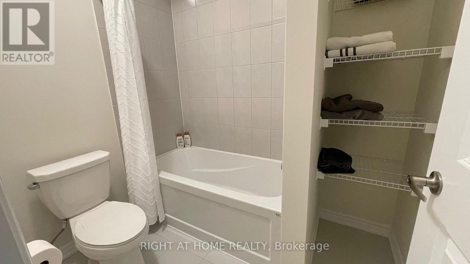 2090 Coppenwood Common, Burlington, Ontario  L7P 0V8 - Photo 11 - W12800336