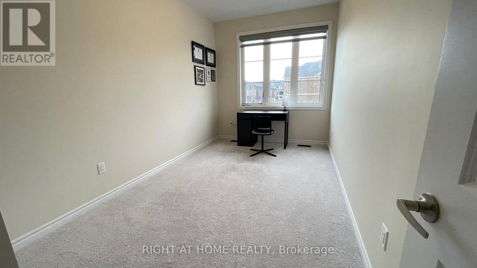 2090 Coppenwood Common, Burlington, Ontario  L7P 0V8 - Photo 13 - W12800336