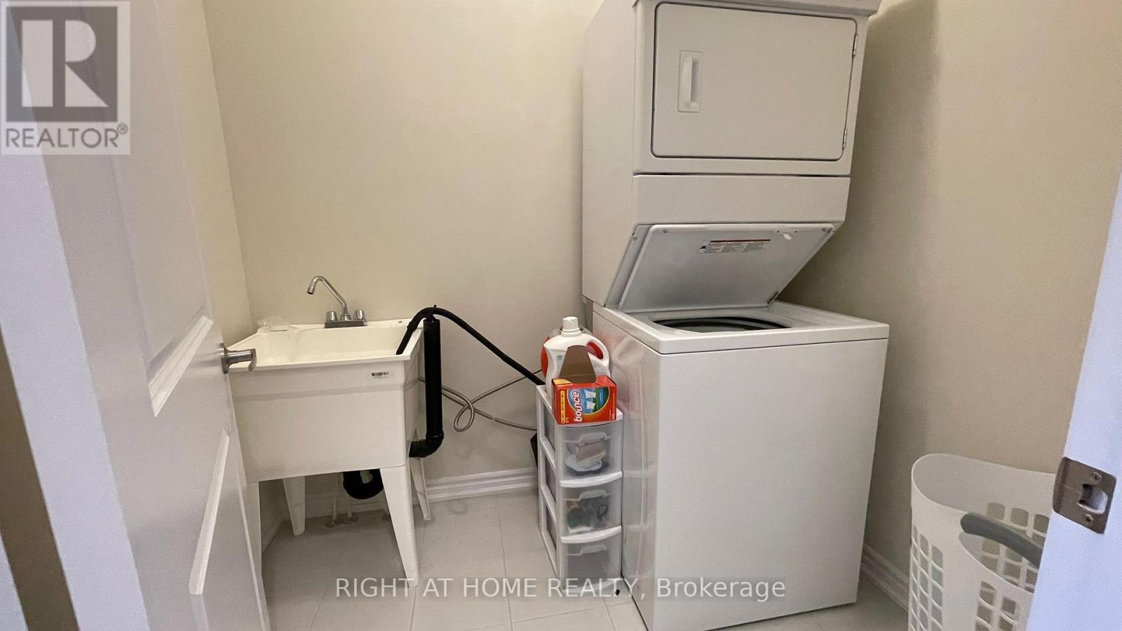 2090 Coppenwood Common, Burlington, Ontario  L7P 0V8 - Photo 15 - W12800336