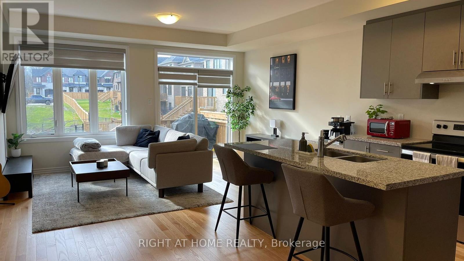 2090 Coppenwood Common, Burlington, Ontario  L7P 0V8 - Photo 4 - W12800336