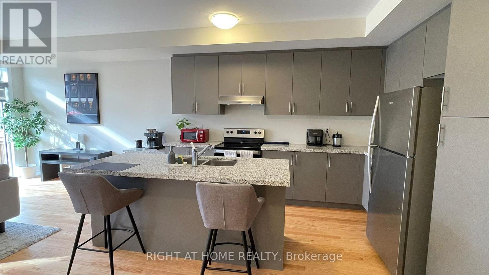 2090 Coppenwood Common, Burlington, Ontario  L7P 0V8 - Photo 7 - W12800336