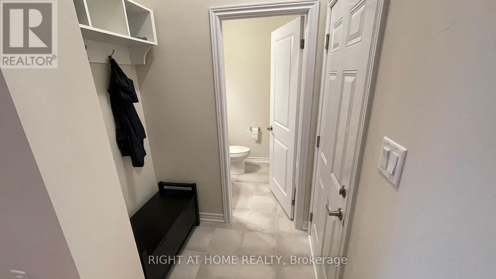 2090 Coppenwood Common, Burlington, Ontario  L7P 0V8 - Photo 9 - W12800336