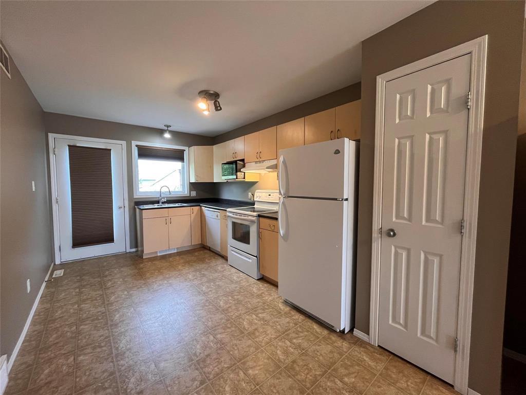 39 Whitby Crescent, Steinbach, Manitoba  R5G 0B4 - Photo 1 - 202602947