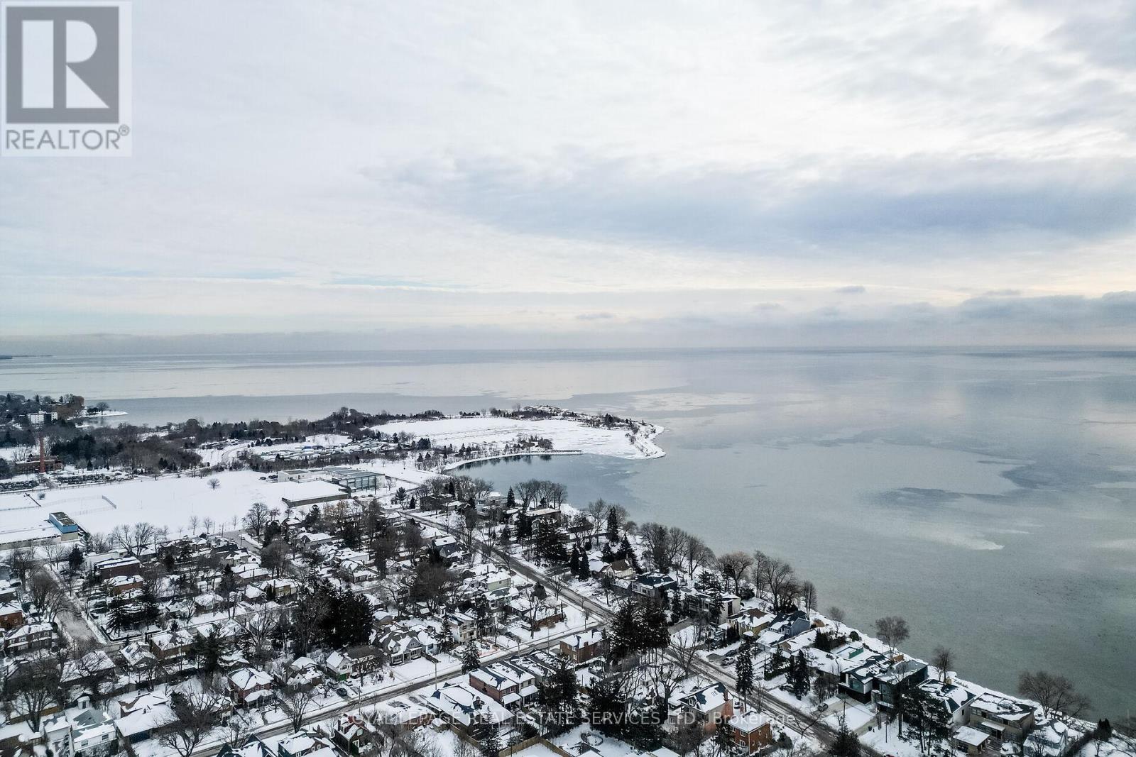 41 Ash Crescent, Toronto, Ontario  M8W 1E4 - Photo 45 - W12799280