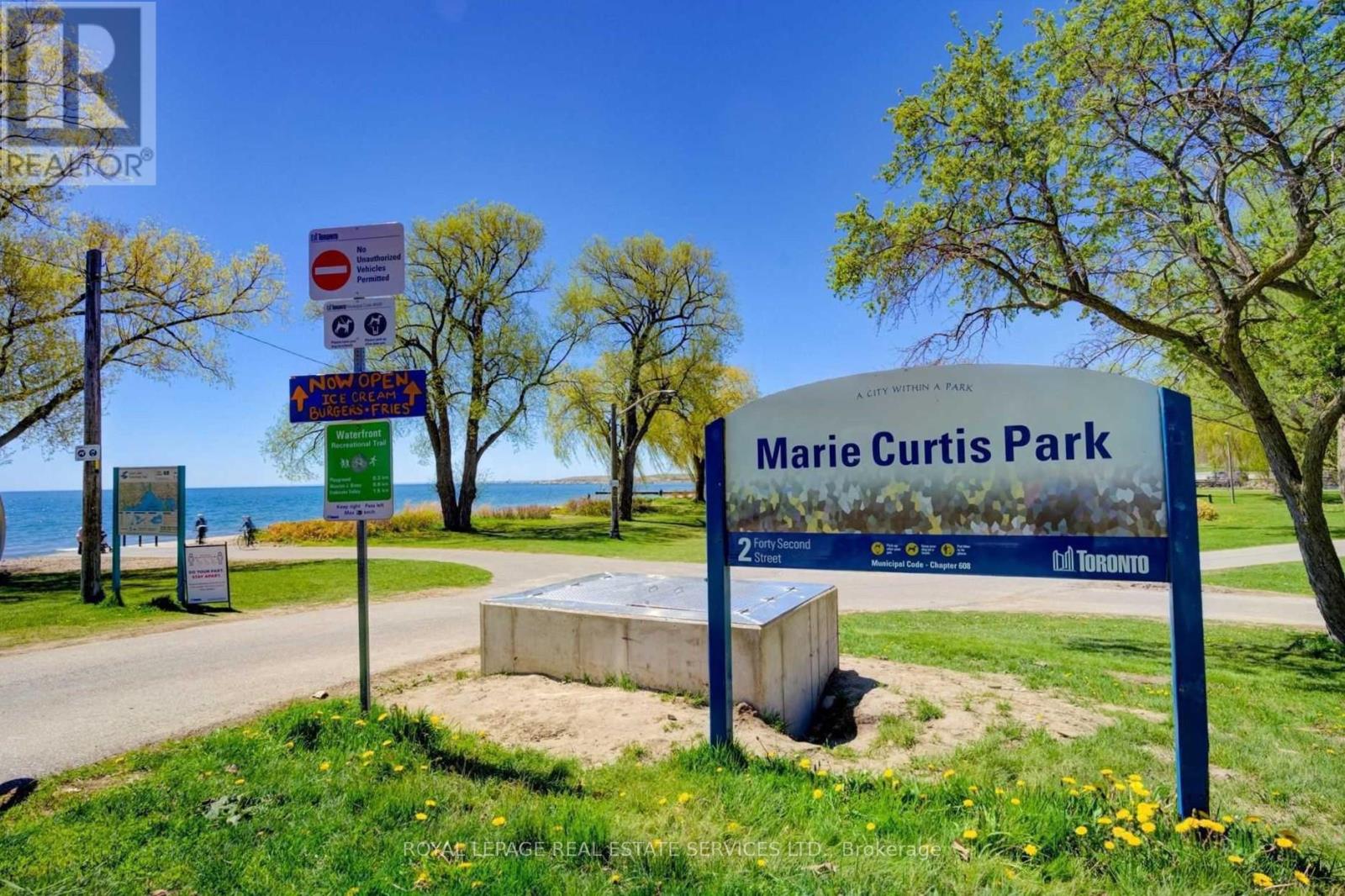 41 Ash Crescent, Toronto, Ontario  M8W 1E4 - Photo 49 - W12799280