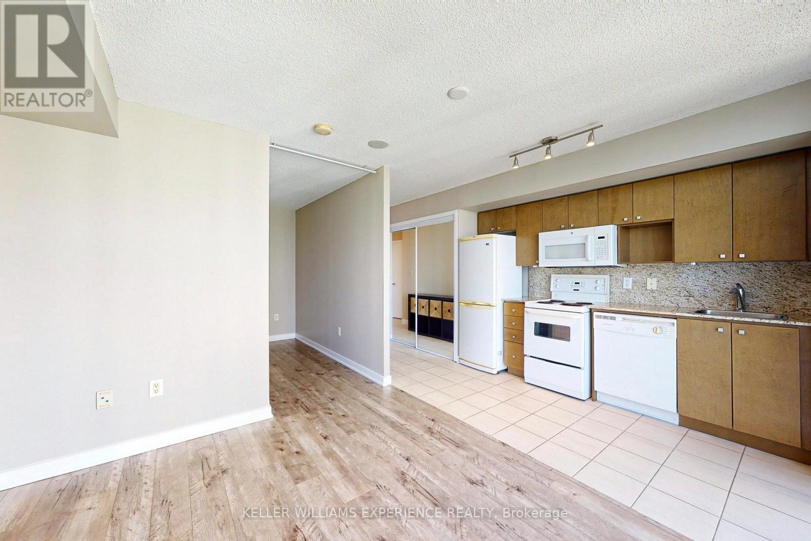 4009 - 11 Brunel Court, Toronto, Ontario  M5V 3Y3 - Photo 17 - C12800358