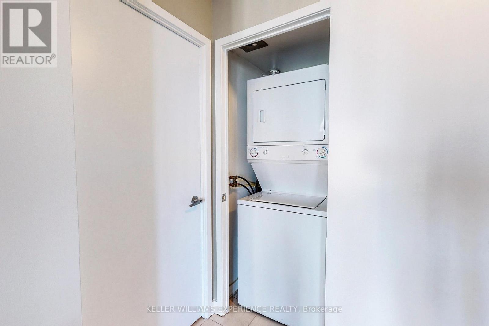 4009 - 11 Brunel Court, Toronto, Ontario  M5V 3Y3 - Photo 22 - C12800360