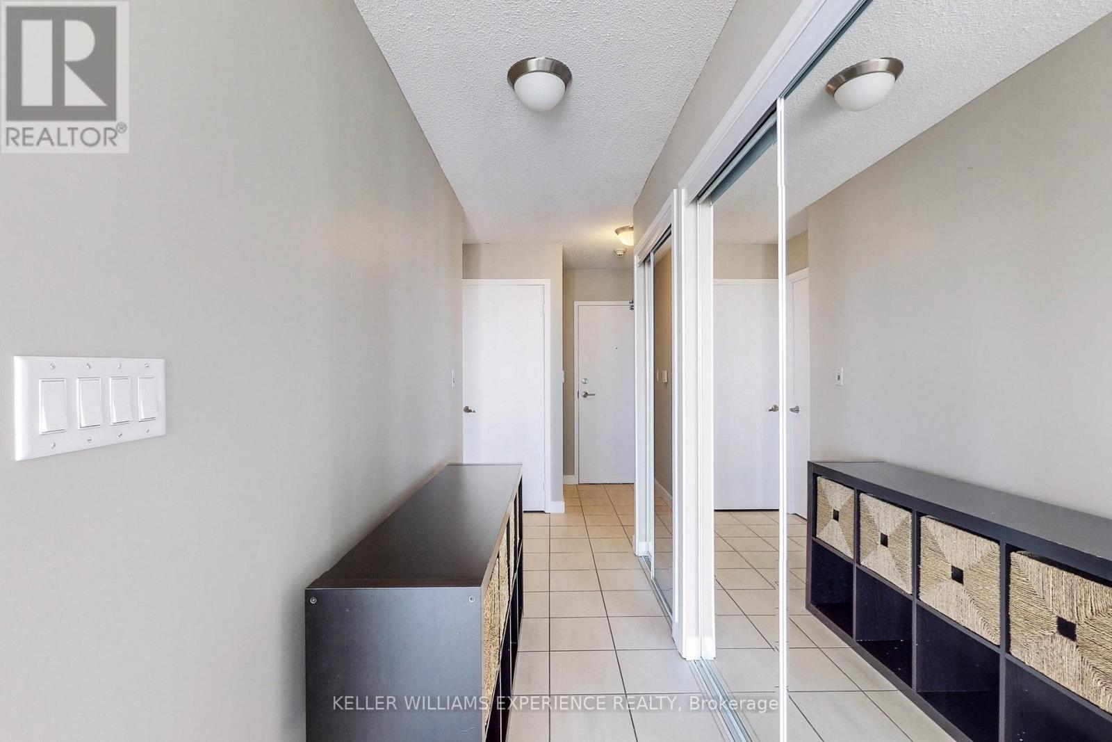 4009 - 11 Brunel Court, Toronto, Ontario  M5V 3Y3 - Photo 8 - C12800360