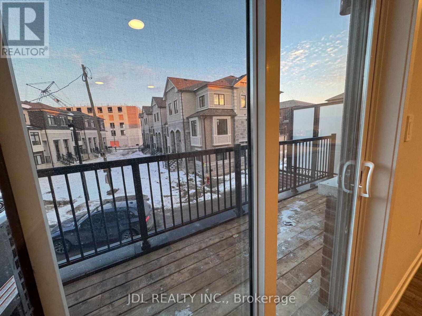 12 Robert Gilpin Lane, Richmond Hill, Ontario  L4B 0J6 - Photo 5 - N12800352