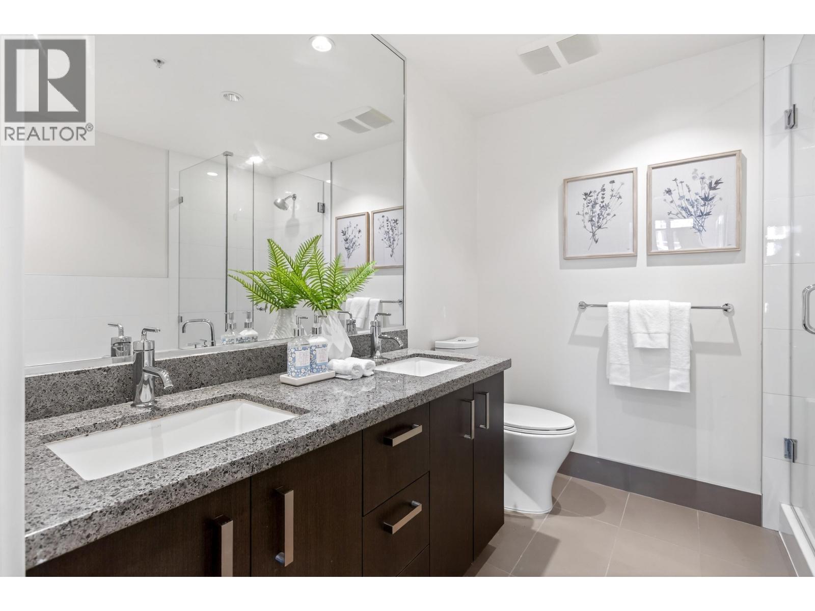 806 3008 Glen Drive, Coquitlam, British Columbia  V3B 0J5 - Photo 11 - R3091104