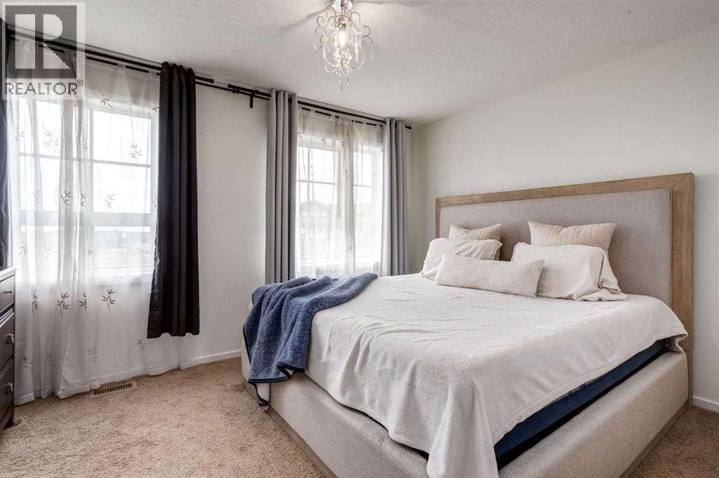 215 Copperpond Common Se, Calgary, Alberta  T2Z 1G5 - Photo 18 - A2273733