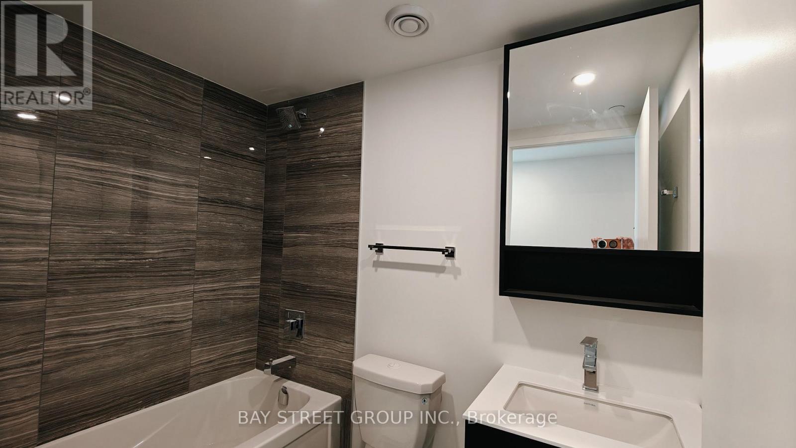 3209 - 88 Queen Street E, Toronto, Ontario  M5C 0B6 - Photo 14 - C12800382