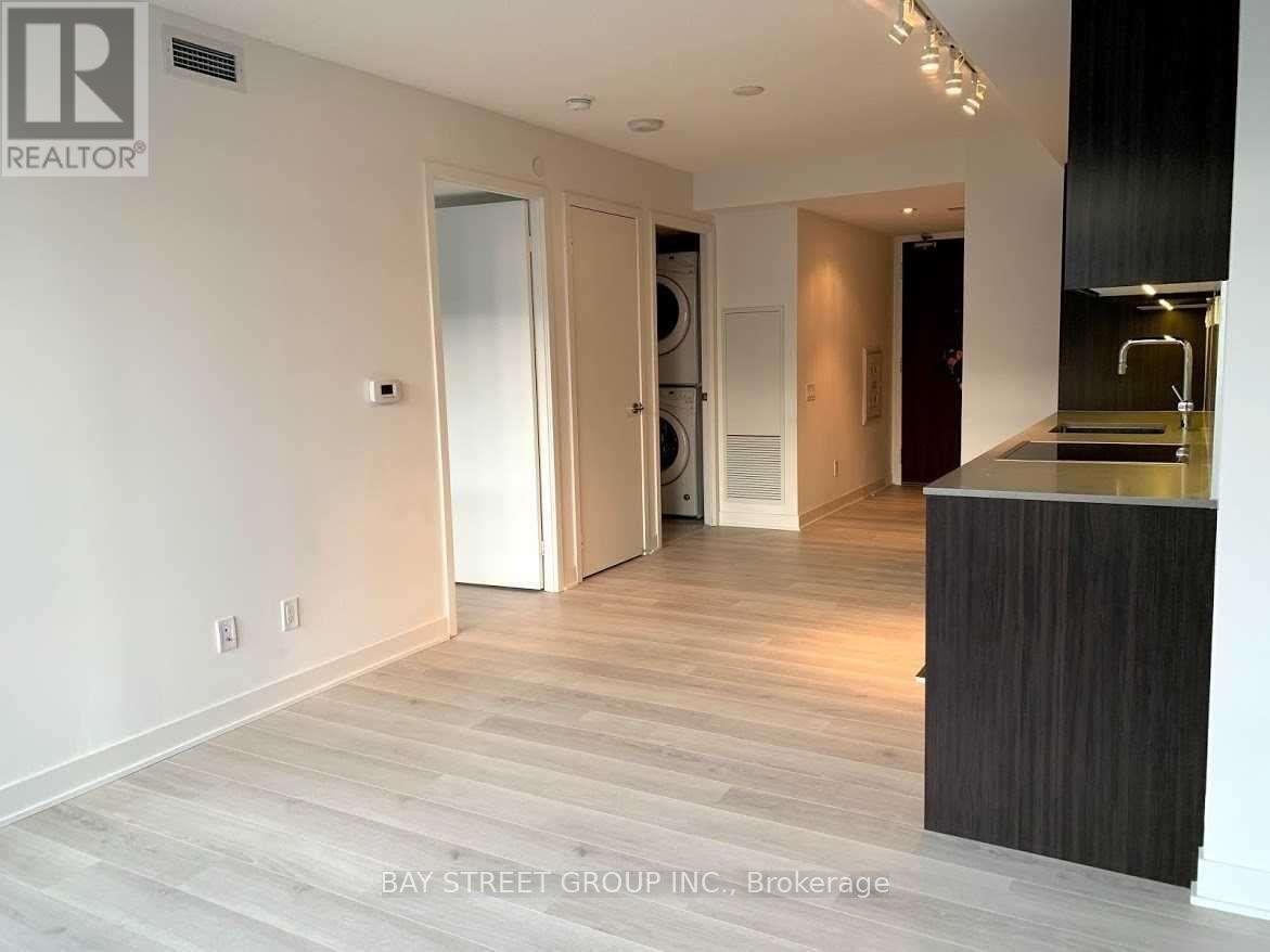 1212 - 80 Queens Wharf Road, Toronto, Ontario  M5V 0J3 - Photo 3 - C12711630