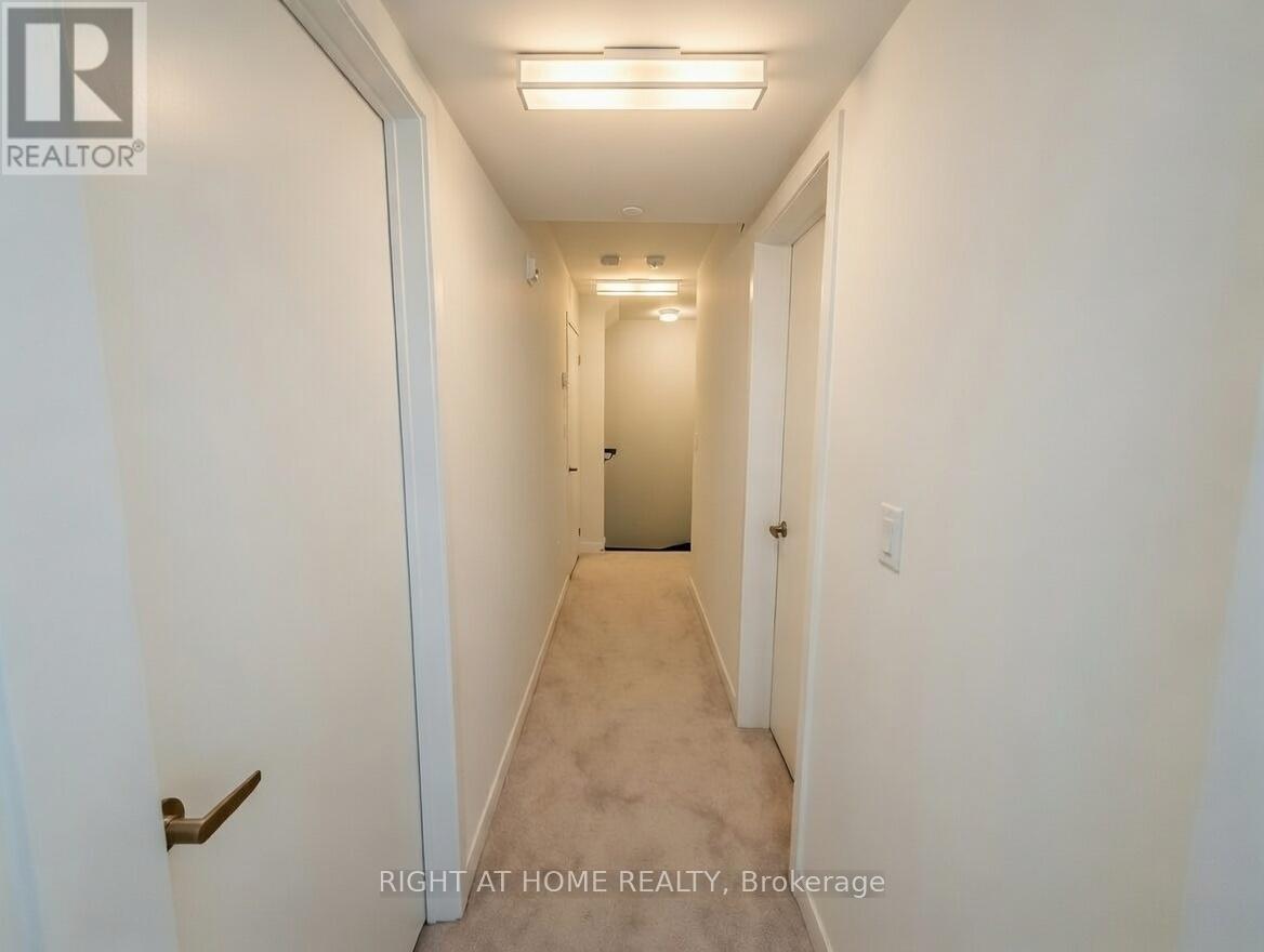 31 - 3409 Ridgeway Drive, Mississauga, Ontario  L5L 0B9 - Photo 13 - W12800388