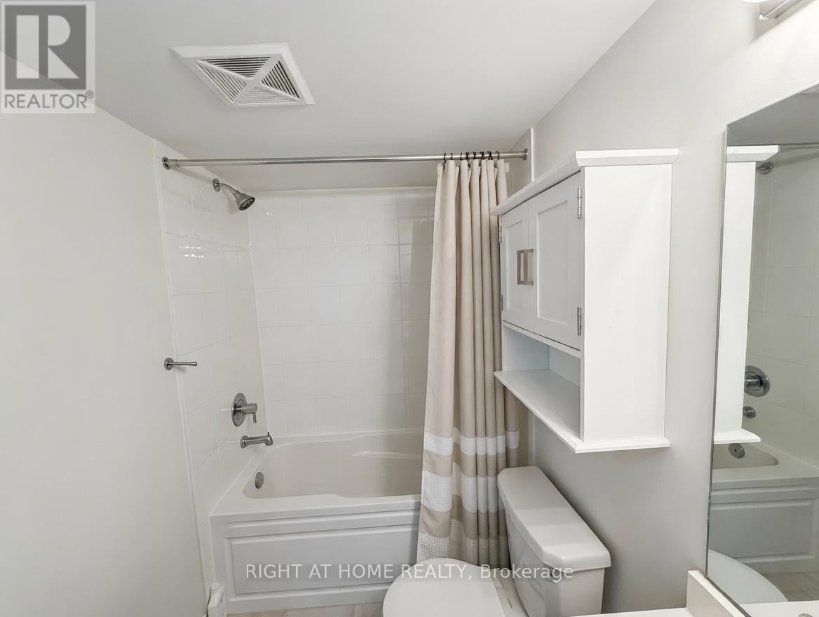 31 - 3409 Ridgeway Drive, Mississauga, Ontario  L5L 0B9 - Photo 17 - W12800388