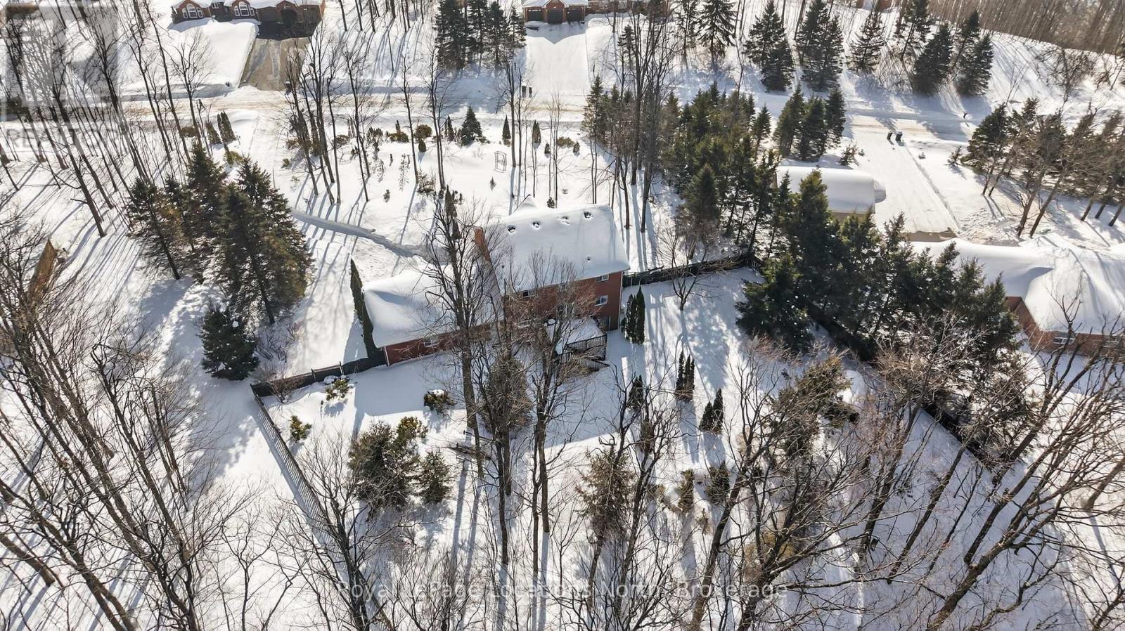 20 Green Mountain Court, Oro-Medonte, Ontario  L0L 2L0 - Photo 6 - S12800414