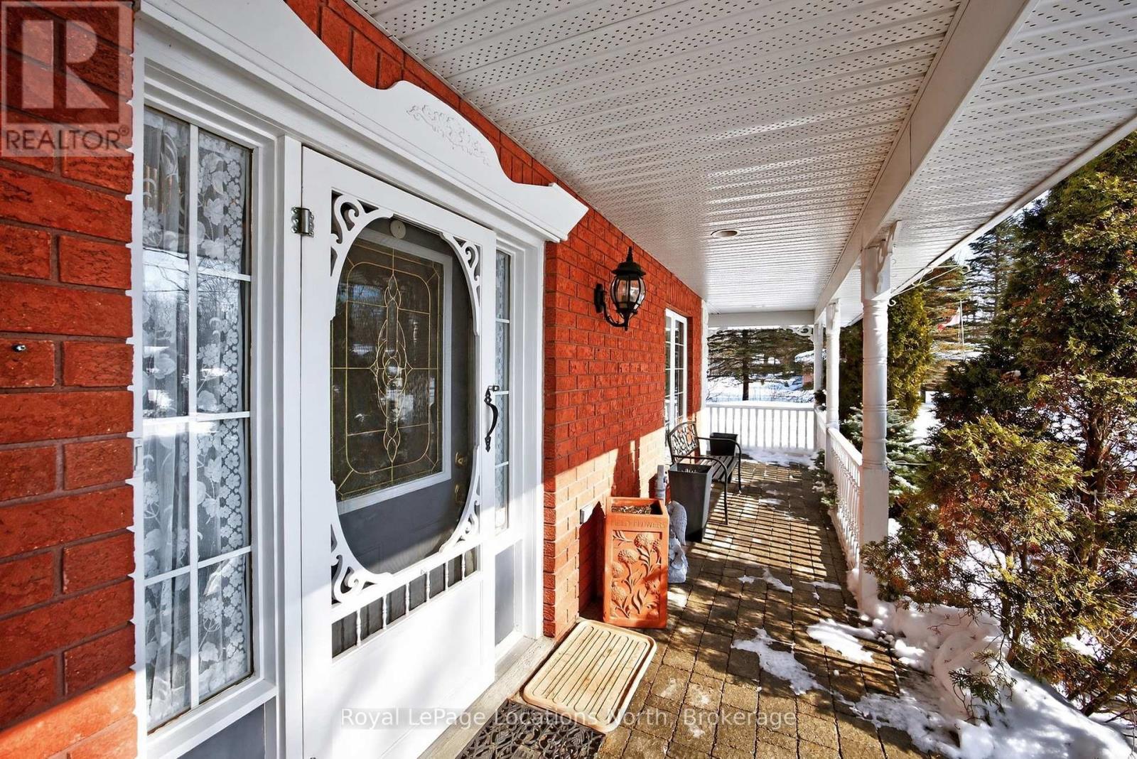 20 Green Mountain Court, Oro-Medonte, Ontario  L0L 2L0 - Photo 8 - S12800414