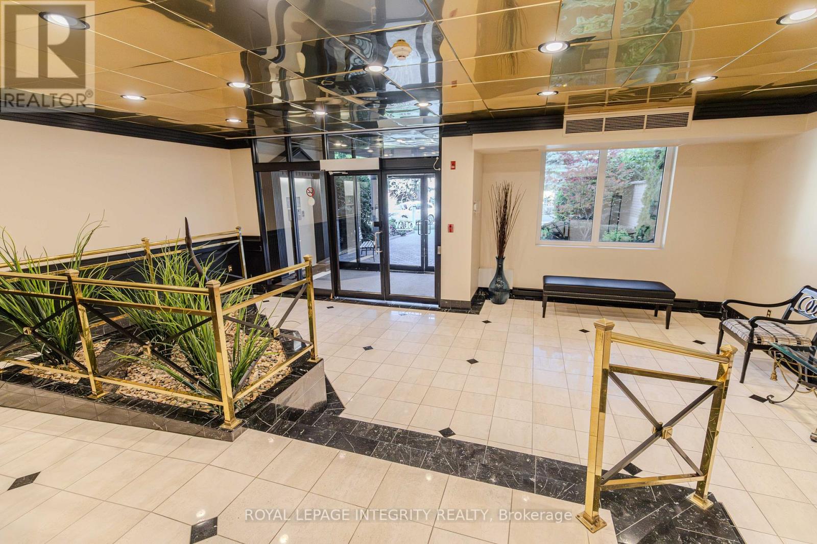 203 - 3099 Carling Avenue, Ottawa, Ontario  K2H 5A6 - Photo 4 - X12800406