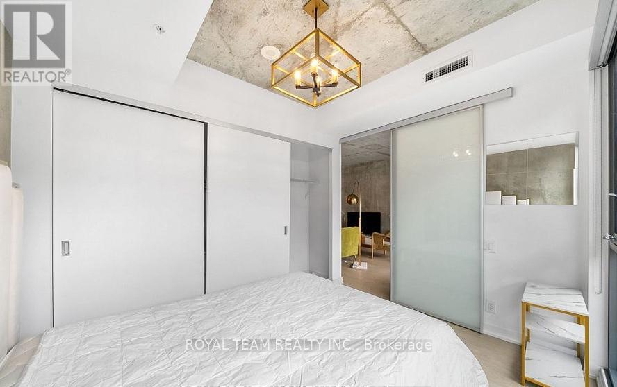 815 - 39 Brant Street, Toronto, Ontario  M5V 0M8 - Photo 15 - C12800400