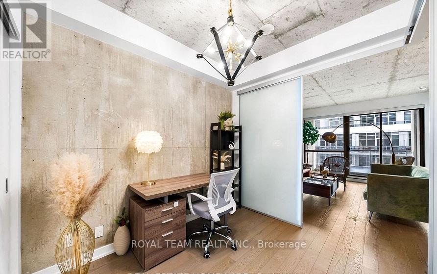815 - 39 Brant Street, Toronto, Ontario  M5V 0M8 - Photo 18 - C12800400