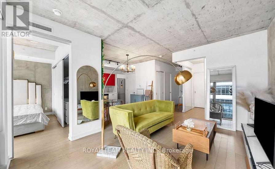 815 - 39 Brant Street, Toronto, Ontario  M5V 0M8 - Photo 4 - C12800400