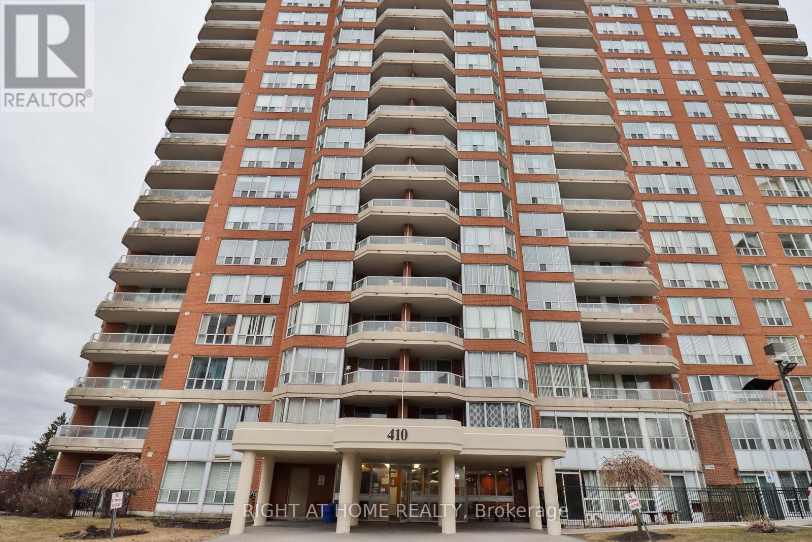 1609 - 410 Mclevin Avenue, Toronto, Ontario  M1B 5J5 - Photo 2 - E12800430