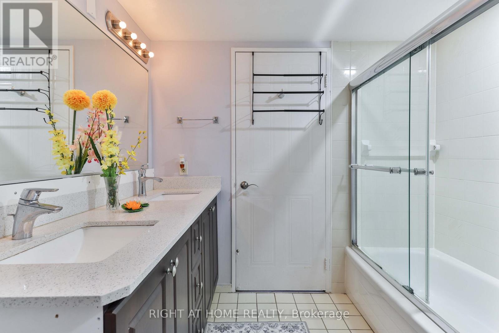 1609 - 410 Mclevin Avenue, Toronto, Ontario  M1B 5J5 - Photo 26 - E12800430