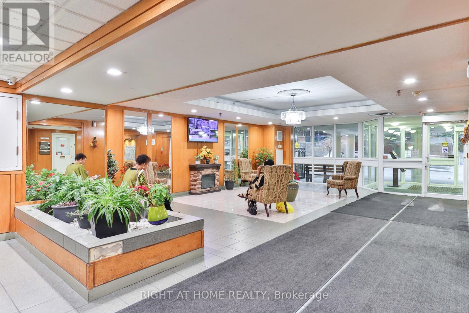 1609 - 410 Mclevin Avenue, Toronto, Ontario  M1B 5J5 - Photo 32 - E12800430