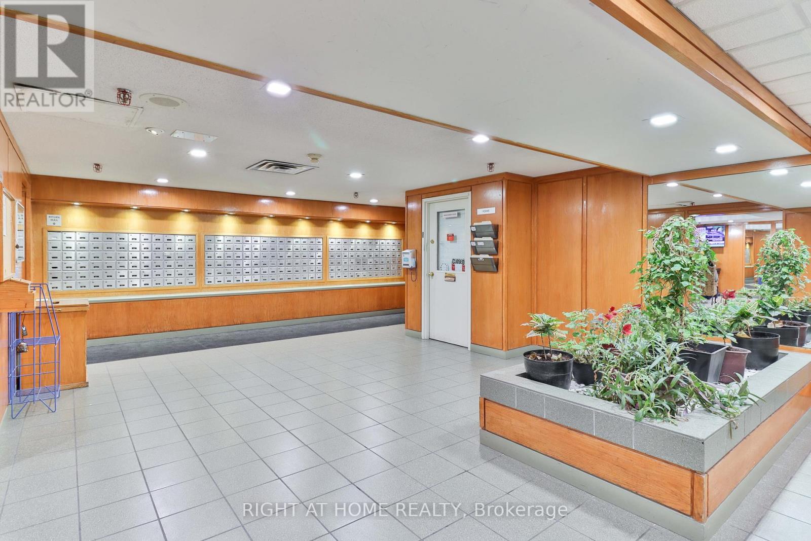 1609 - 410 Mclevin Avenue, Toronto, Ontario  M1B 5J5 - Photo 33 - E12800430