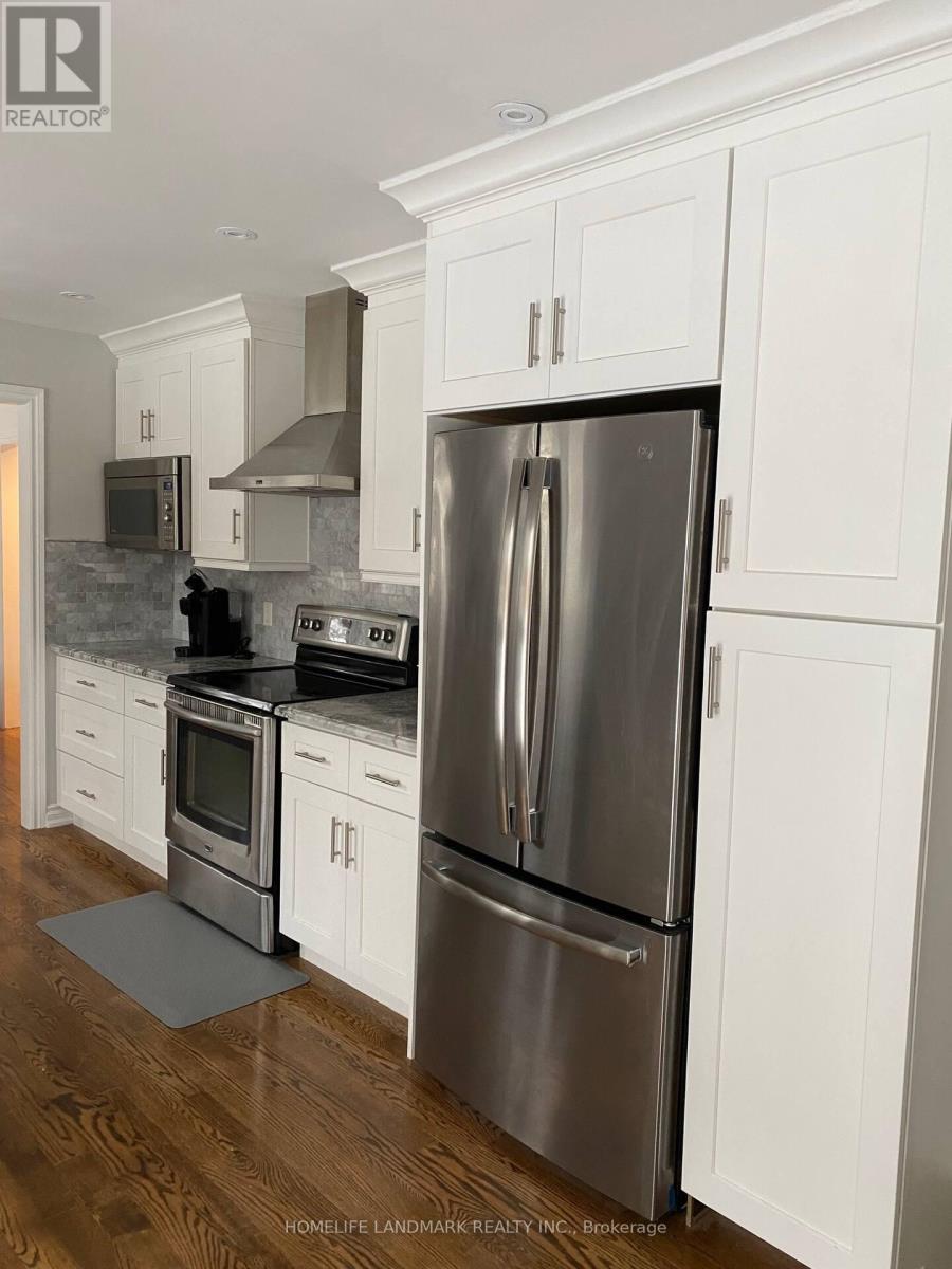 204 Weldon Avenue, Oakville, Ontario  L6K 2H8 - Photo 3 - W12800408