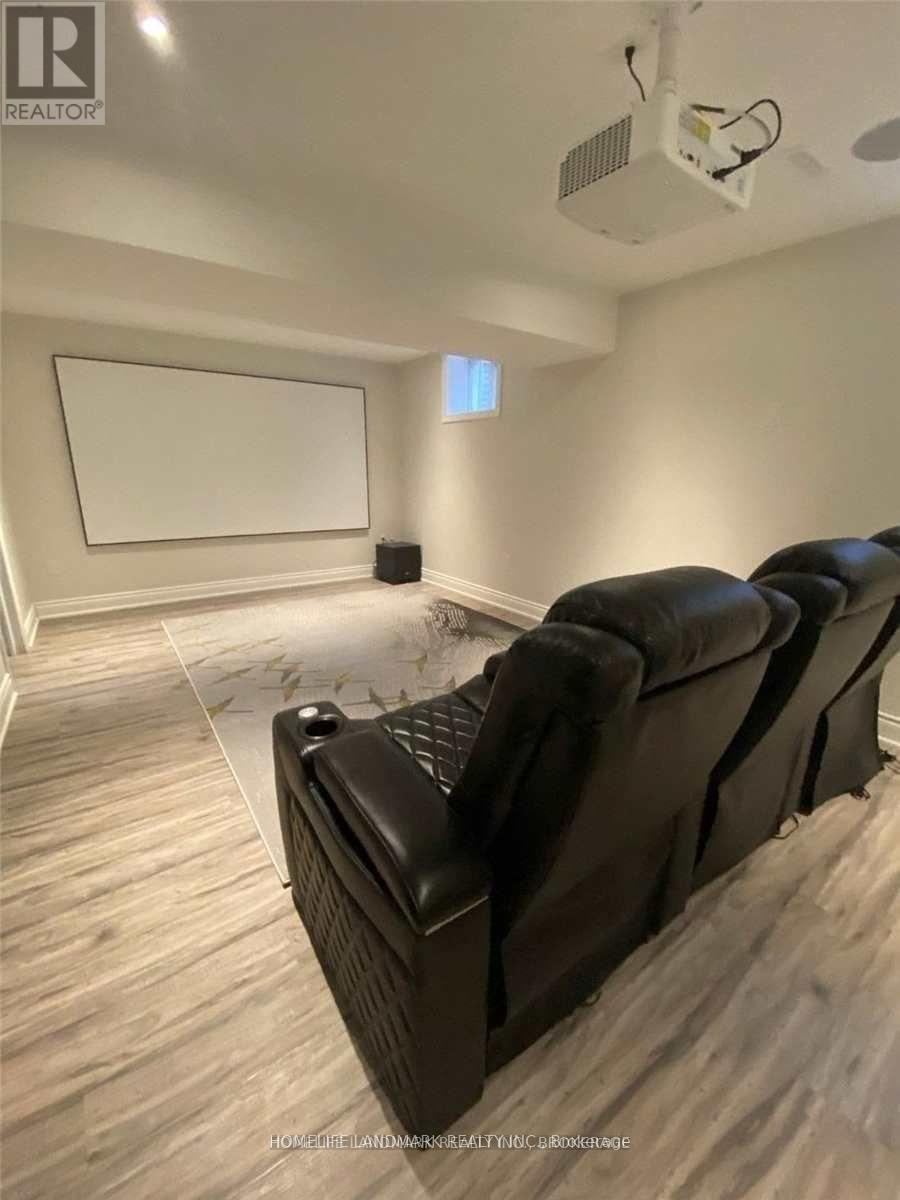 204 Weldon Avenue, Oakville, Ontario  L6K 2H8 - Photo 5 - W12800408