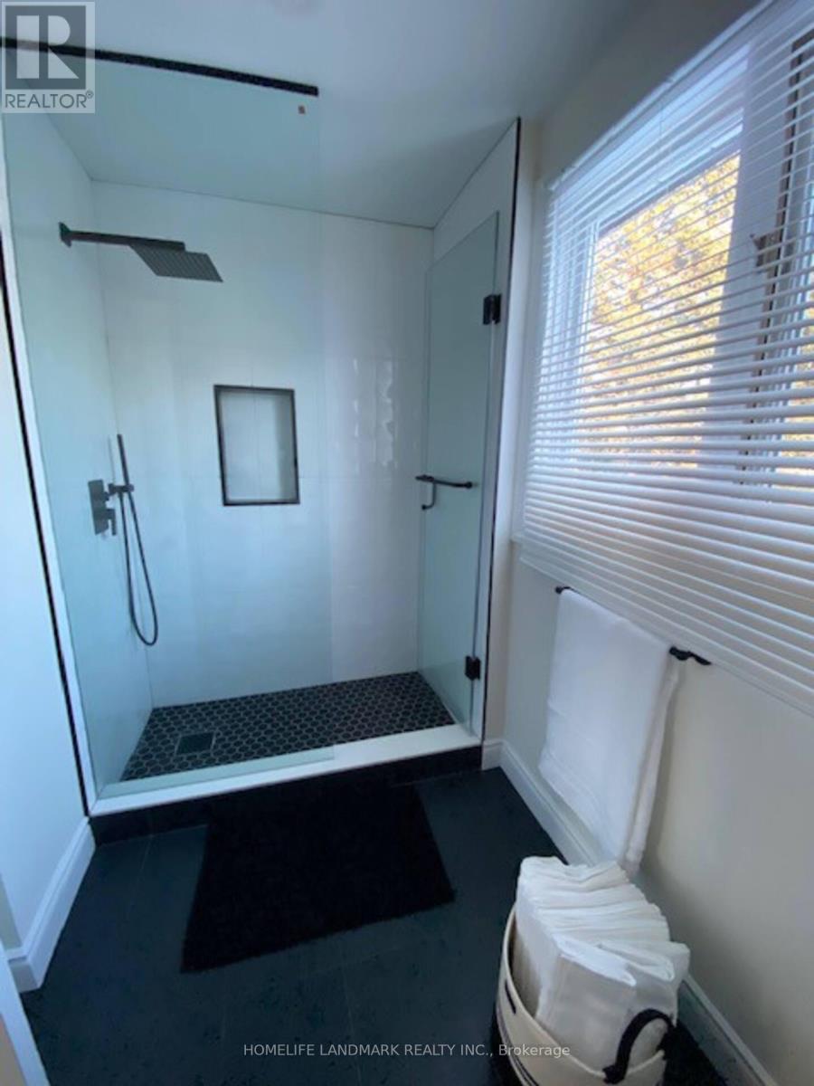 204 Weldon Avenue, Oakville, Ontario  L6K 2H8 - Photo 6 - W12800408