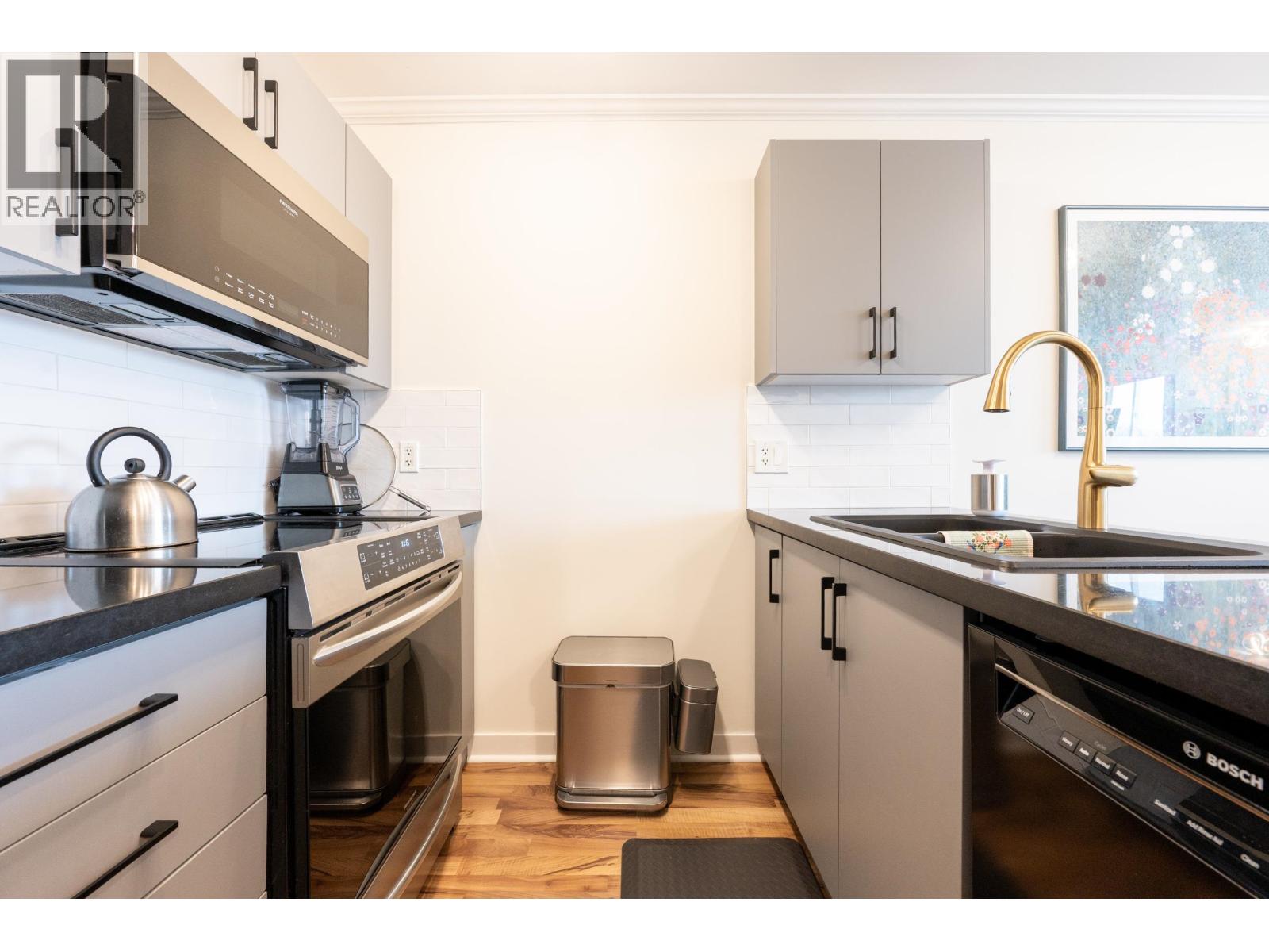 Ph11 2265 E Hastings Street, Vancouver, British Columbia  V5L 1V3 - Photo 3 - R3091508