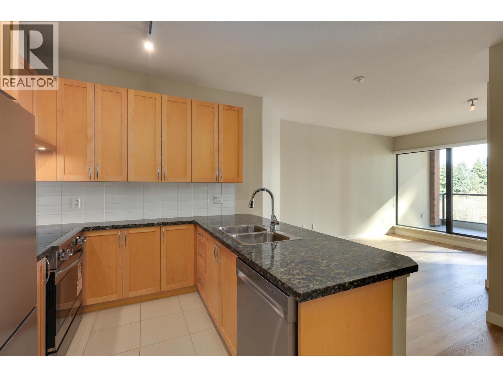 1004 6823 Station Hill Drive, Burnaby, British Columbia  V3N 0A9 - Photo 11 - R3091463