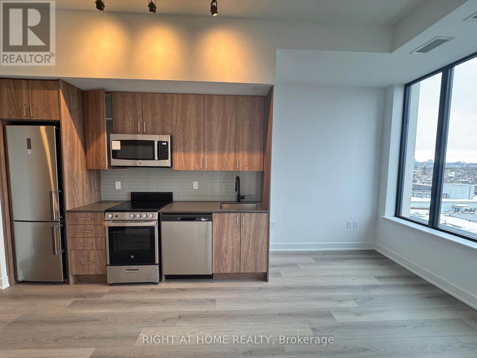 603 - 758 Dovercourt Rd Road, Toronto, Ontario  M6H 2X2 - Photo 5 - W12800436