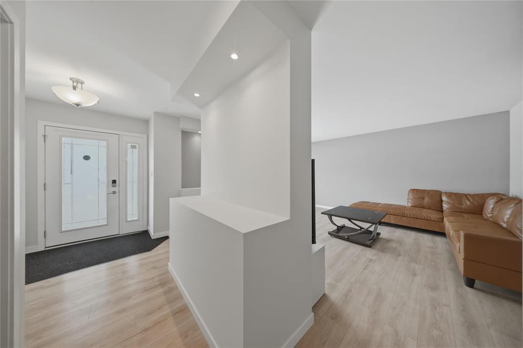 249 Windflower Road, Winnipeg, Manitoba  R3Y 0X6 - Photo 4 - 202602803