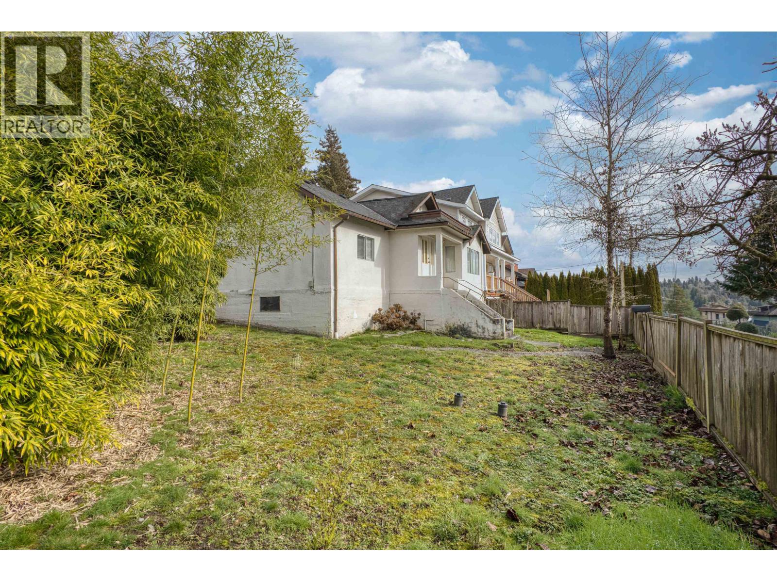 1111 Cartier Avenue, Coquitlam, British Columbia  V3K 2C1 - Photo 2 - R3091048