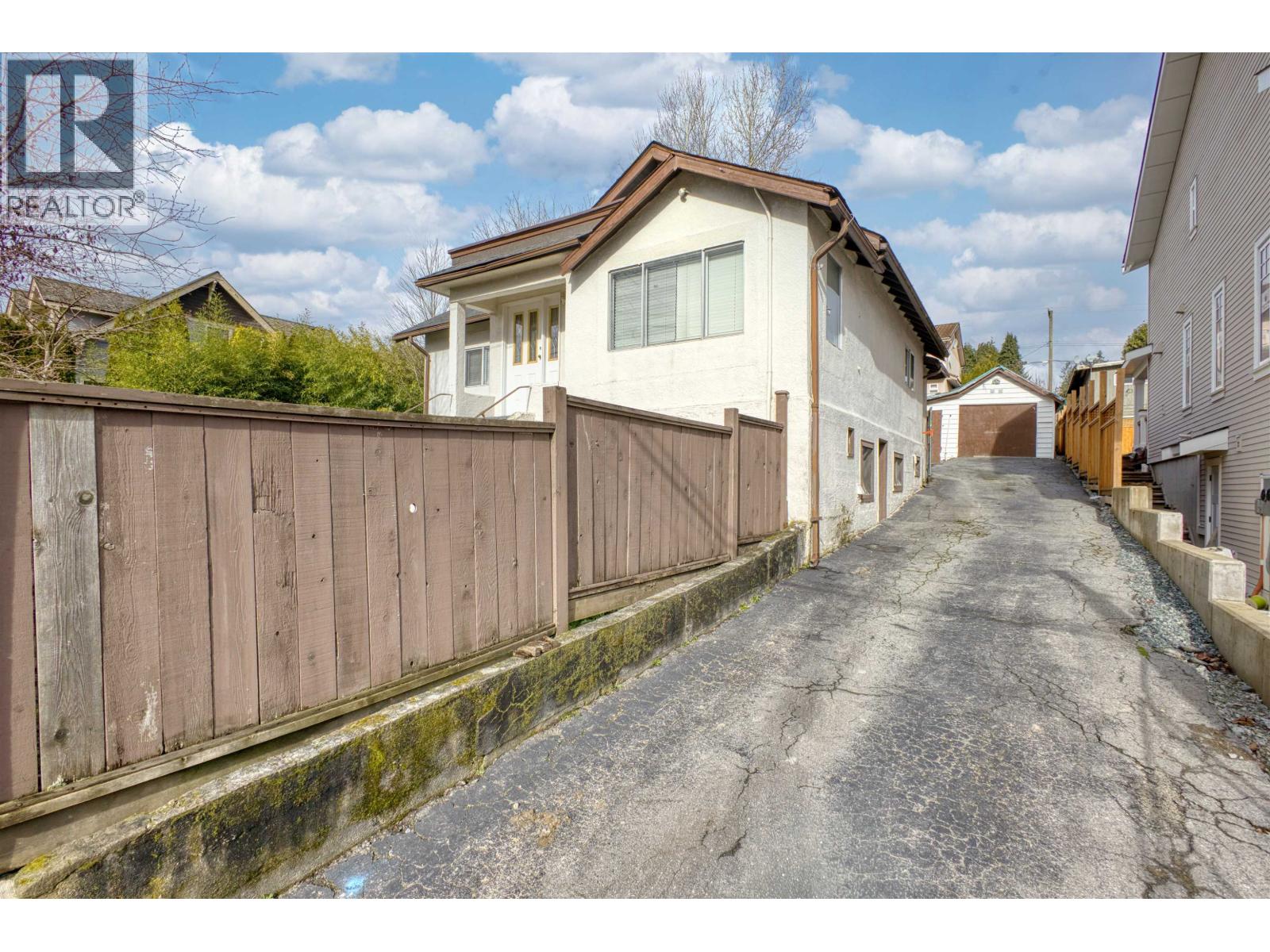 1111 Cartier Avenue, Coquitlam, British Columbia  V3K 2C1 - Photo 3 - R3091048