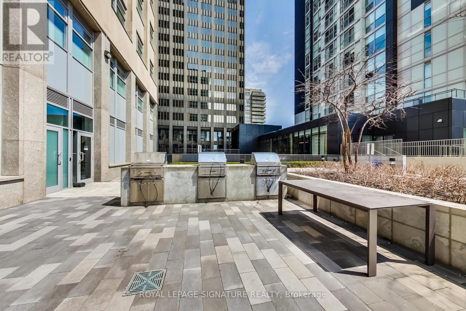 1826 - 111 St Clair Avenue W, Toronto, Ontario  M4V 1N5 - Photo 32 - C12800454