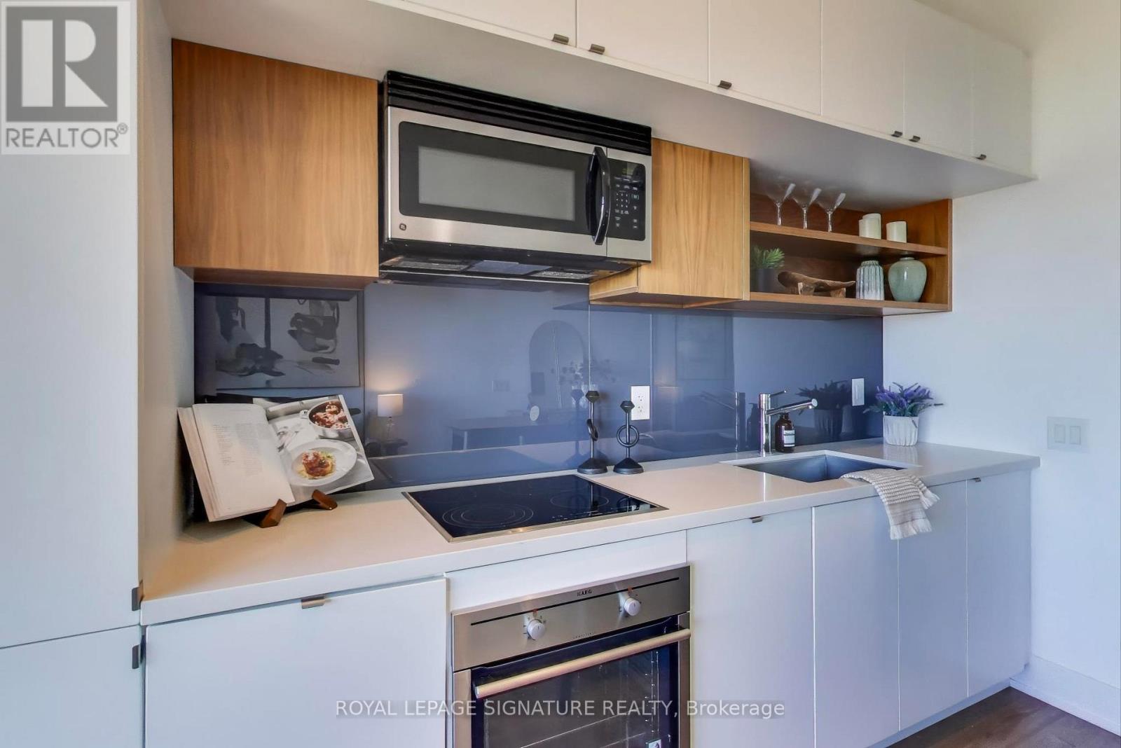 1826 - 111 St Clair Avenue W, Toronto, Ontario  M4V 1N5 - Photo 5 - C12800454