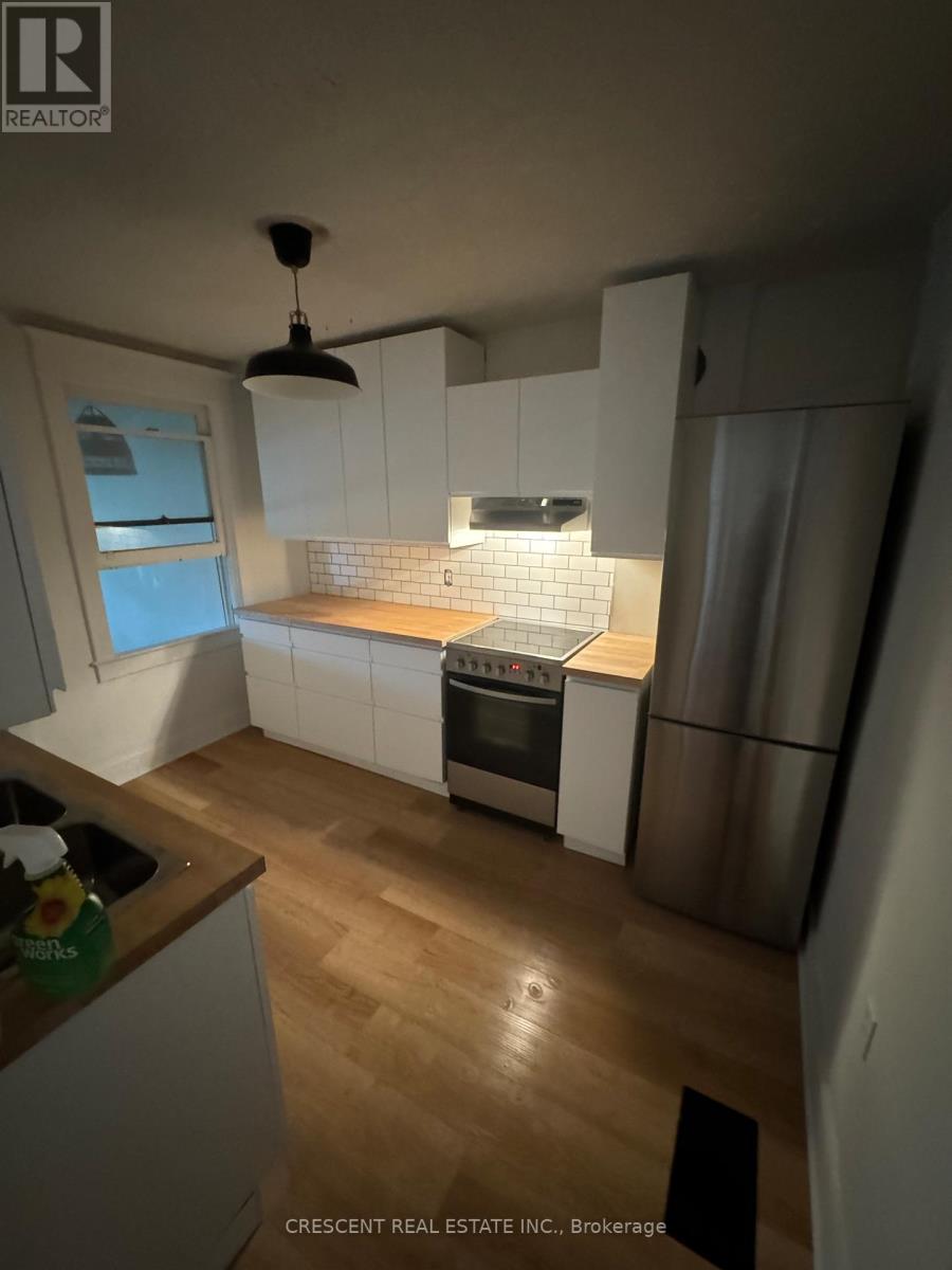 Upper - 1057 Davenport Road, Toronto, Ontario  M6G 2C2 - Photo 2 - C12800456