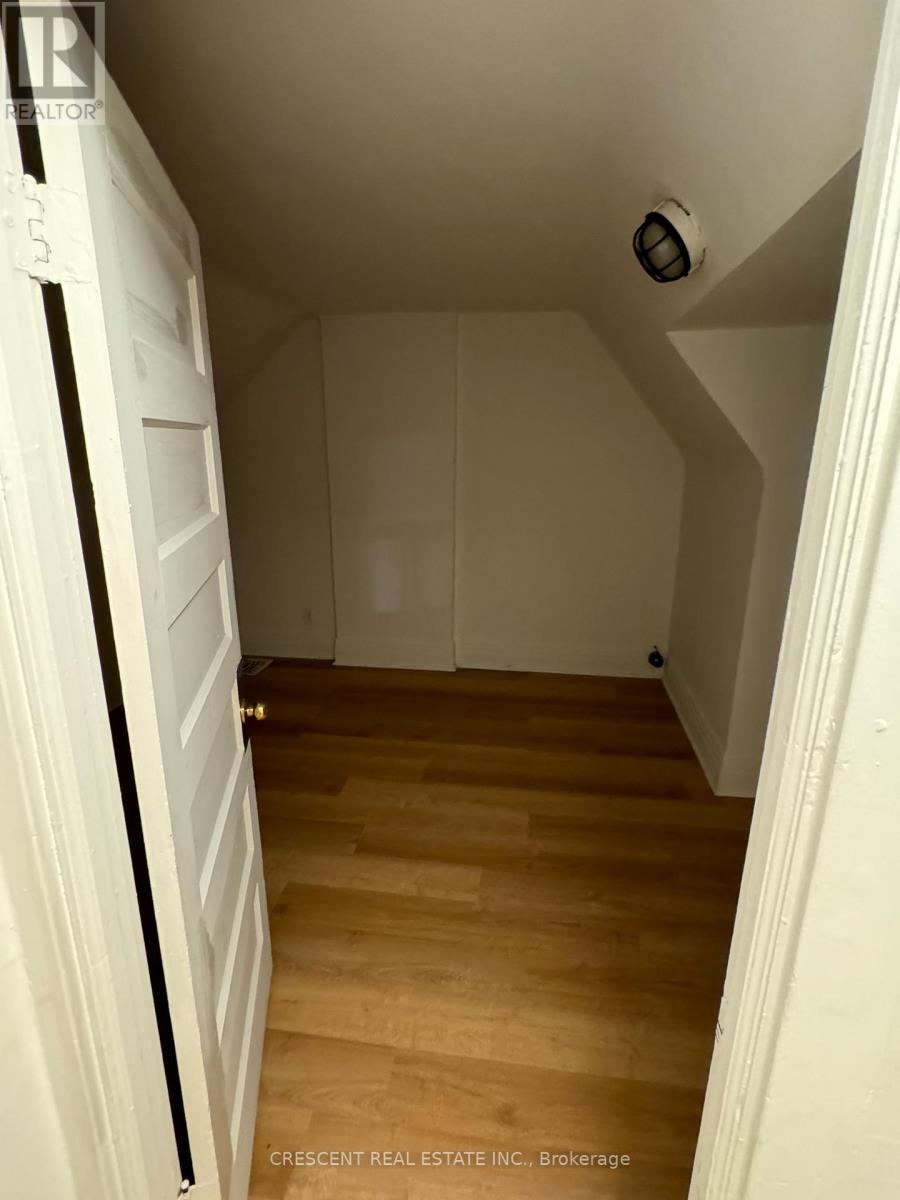 Upper - 1057 Davenport Road, Toronto, Ontario  M6G 2C2 - Photo 4 - C12800456