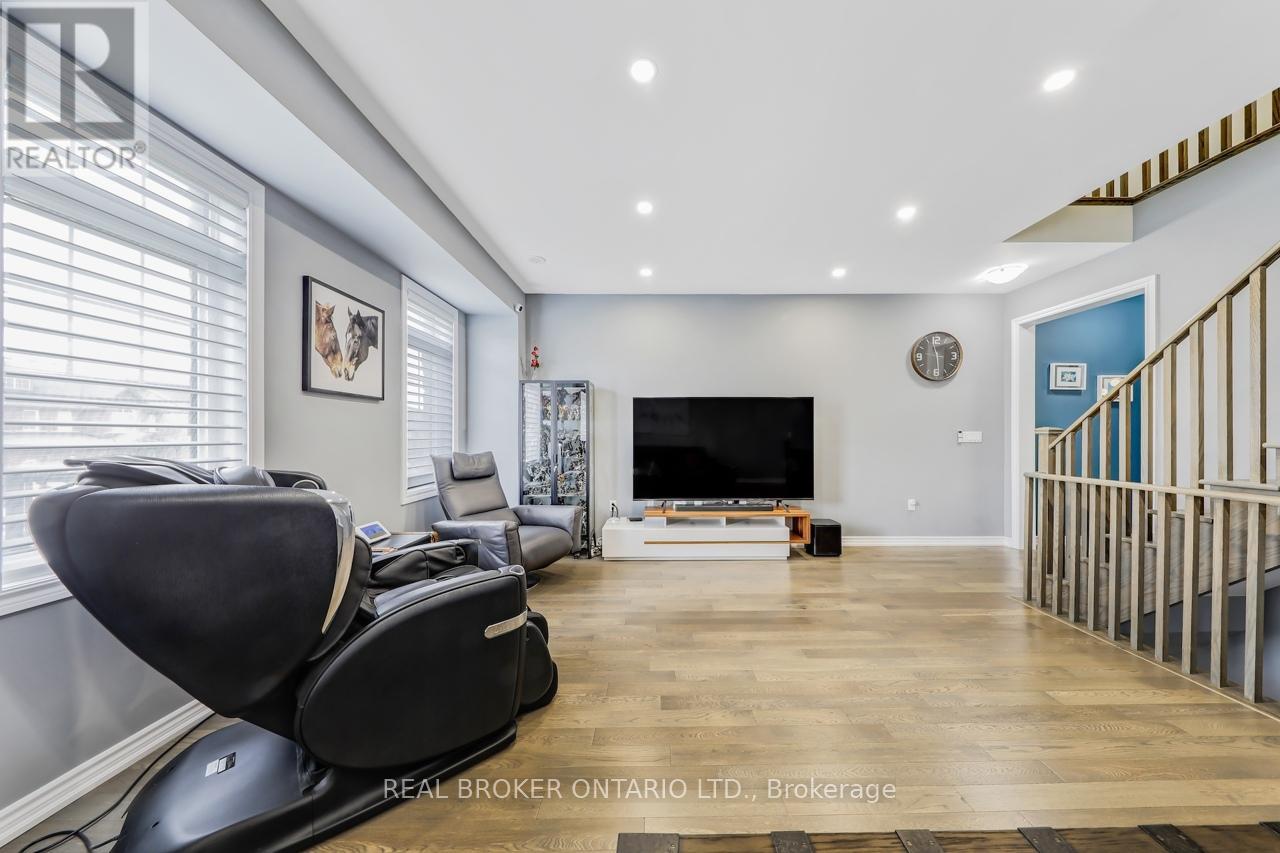 10937 Victoria Square Boulevard, Markham, Ontario  L6C 0Z3 - Photo 11 - N12800460